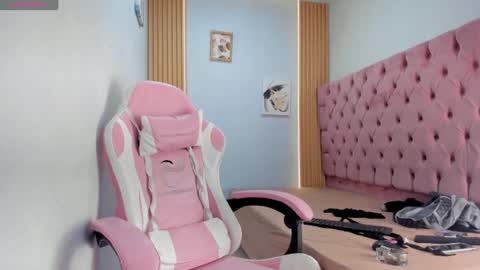 Snapshot of alluringangel01 chatting on October 1, 2025, 2:28 am alluringangel01 online show from October 1, 2025, 2:28 am