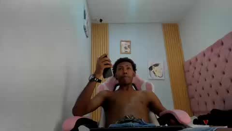 Snapshot of alluringangel01 chatting on October 15, 2025, 6:19 pm alluringangel01 online show from October 15, 2025, 6:19 pm