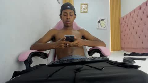 Snapshot of alluringangel01 chatting on October 19, 2025, 2:34 am alluringangel01 online show from October 19, 2025, 2:34 am