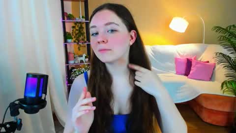 alluringeyess online show from September 24, 2025, 12:08 pm