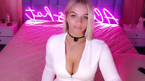 AlwaysHot online show from March 4, 2026, 2:17 am