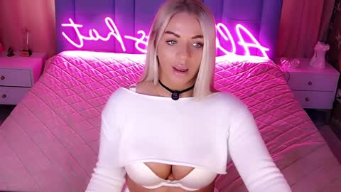 AlwaysHot online show from March 26, 2026, 2:28 am