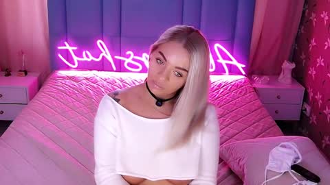 AlwaysHot online show from April 3, 2026, 2:09 am