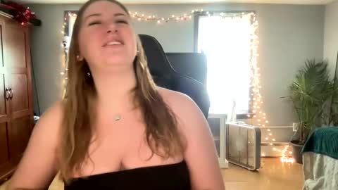 allyanalangel online show from February 4, 2025, 8:17 pm