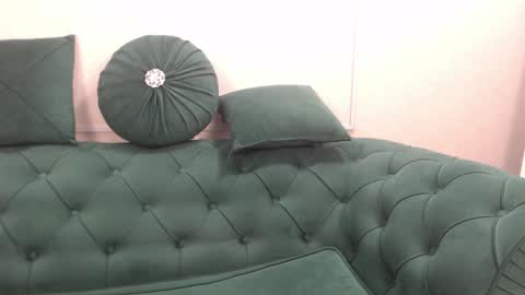         online show from April 19, 2026, 6:32 pm