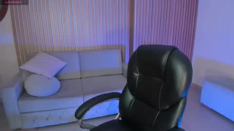 Alisson online show from March 5, 2025, 4:57 pm