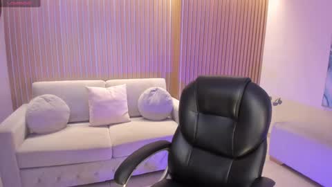 Alisson online show from March 7, 2025, 10:56 am