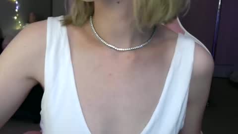 Ally Girl In Her Ally World online show from April 23, 2026, 4:03 am