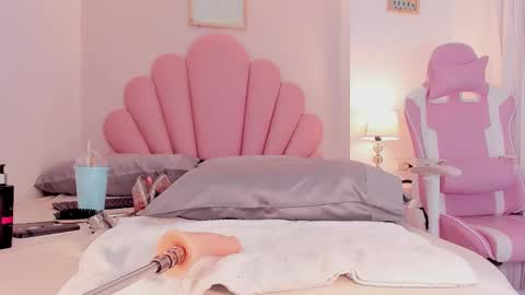 Allyson online show from November 9, 2025, 8:18 pm