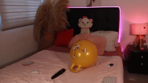 Ally colombiana nice bigBoobs boobs latina online show from November 4, 2025, 9:47 pm