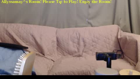 Allyssamay online show from November 23, 2025, 3:28 am