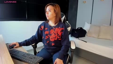 ALMA FENIX  online show from October 17, 2025, 12:19 pm