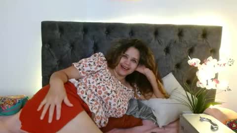 Snapshot of alma_sexyy chatting on January 14, 2026, 6:35 pm Alma online show from January 14, 2026, 6:35 pm