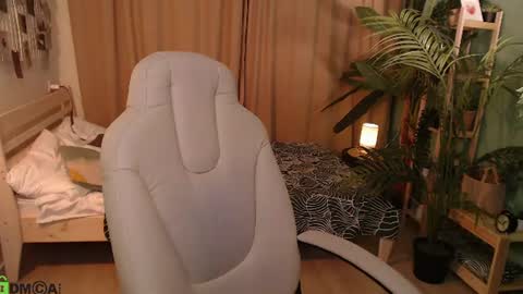 Snapshot of almaclark chatting on July 20, 2026, 10:39 am Alma online show from July 20, 2026, 10:39 am