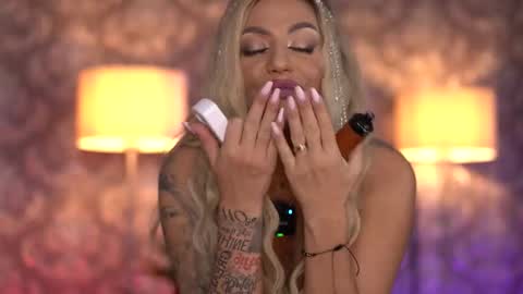 Alma online show from September 12, 2025, 7:47 pm