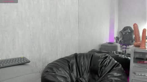 Santy online show from October 3, 2025, 8:17 pm