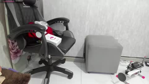 Santy online show from October 13, 2025, 7:36 pm