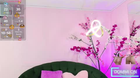 ALMENDRAEVANS online show from January 23, 2025, 11:58 am