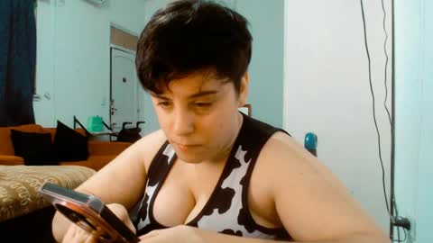 Snapshot of almondonwheels chatting on May 15, 2026, 9:55 pm Almond online show from May 15, 2026, 9:55 pm
