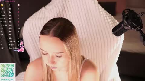 Lia online show from February 4, 2026, 2:39 am