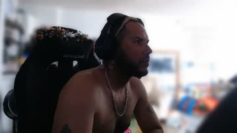 simplyfaded online show from August 1, 2026, 11:14 pm