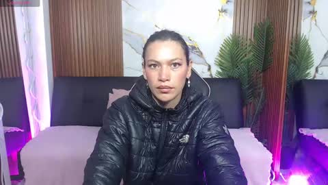 alonddra_tay online show from May 1, 2026, 11:37 am