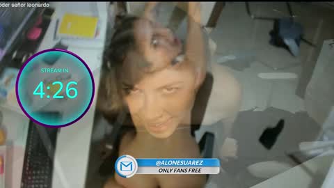 Alondra Suarez online show from October 24, 2025, 4:36 pm