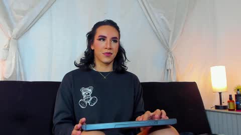 Hazel Bowie online show from February 6, 2025, 9:17 pm