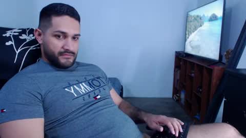 alonxoo online show from January 14, 2025, 1:47 am