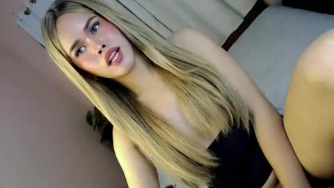 LEXY online show from January 27, 2025, 4:54 pm