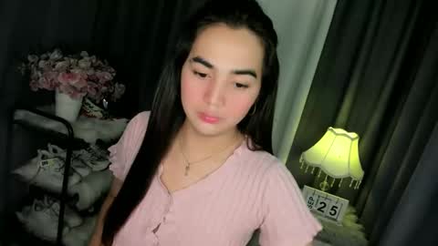 alovelydollnica online show from September 25, 2025, 11:03 am