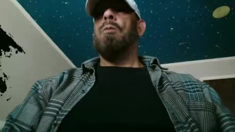 Snapshot of alph4beto chatting on October 19, 2025, 7:58 pm ALPH4BETO online show from October 19, 2025, 7:58 pm