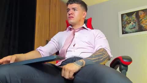 alpha_dominus_ online show from November 10, 2025, 4:33 am