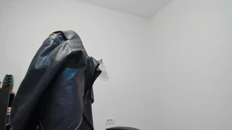 LeatherMaster online show from January 3, 2025, 11:46 am