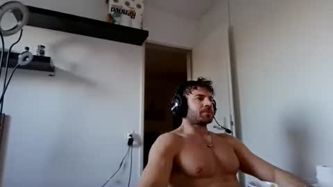 alphah_hunk online show from December 18, 2025, 1:28 pm