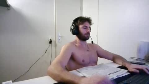 alphah_hunk online show from January 5, 2026, 5:27 pm