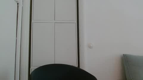 alphahung23 online show from November 5, 2025, 10:04 am