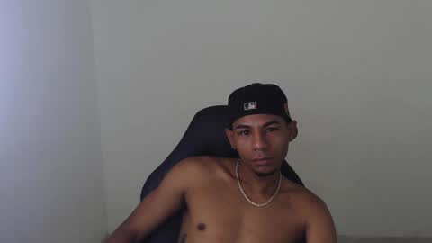 alphas_latins online show from April 21, 2026, 5:17 pm