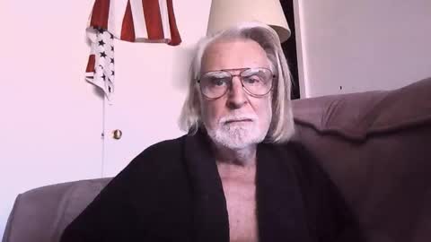 AlphaUniform online show from February 1, 2026, 8:07 pm