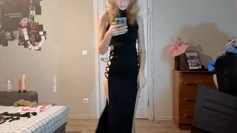 May online show from November 19, 2025, 3:23 pm