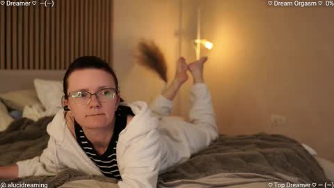 Snapshot of alucidreaming chatting on October 22, 2025, 7:02 pm Lucid Dreaming online show from October 22, 2025, 7:02 pm