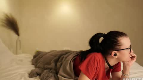 Snapshot of alucidreaming chatting on December 21, 2025, 9:00 pm Lucid Dreaming online show from December 21, 2025, 9:00 pm