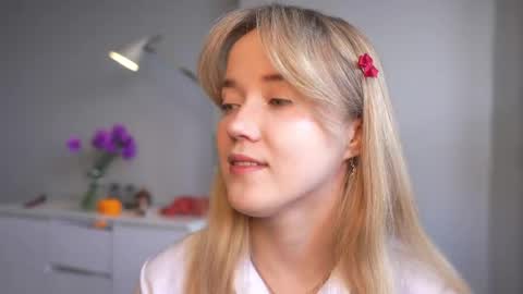 Amelia NEXT STREAM  online show from April 18, 2026, 1:37 pm