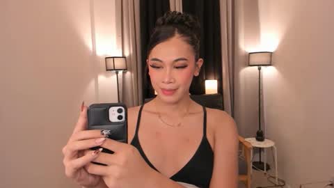 alwina_williams online show from April 20, 2026, 9:12 am