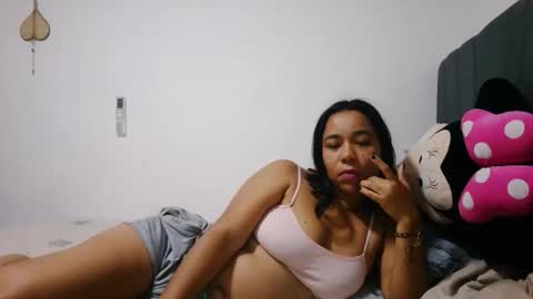 analia online show from November 8, 2025, 5:07 am