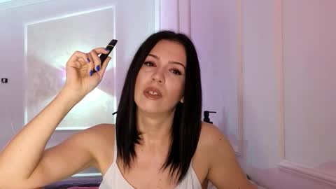 alyarei online show from December 2, 2025, 1:33 am