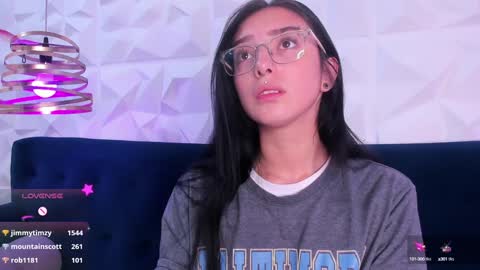 sopie online show from February 3, 2025, 2:24 pm