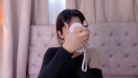 alyssa_joness online show from November 17, 2025, 2:12 pm