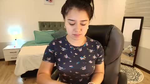 alyssia wolds online show from February 6, 2025, 12:26 pm