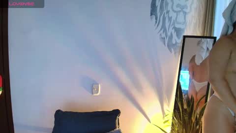 alyssia wolds online show from September 23, 2025, 10:40 am